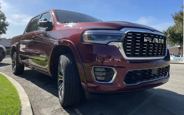 Front 3/4 view of 2025 Ram 1500 Tungsten