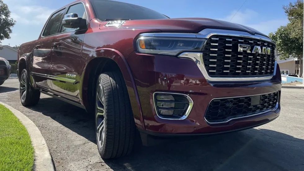 Front 3/4 view of 2025 Ram 1500 Tungsten