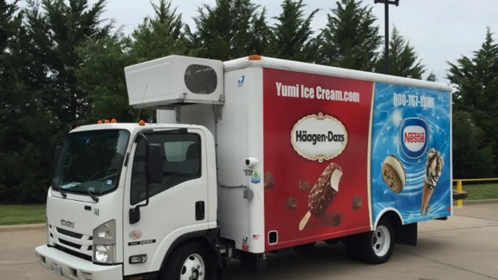 Yumi Brand Ice Cream Isuzu Medium-Duty Truck