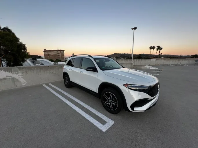 Exterior of Mercedes-Benz EQB 250.