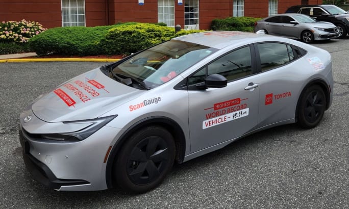 The silver Toyota Prius driven across the country averaging 93 mpg.