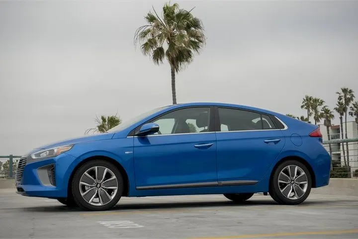 2017 Hyundai Ioniq Hybrid