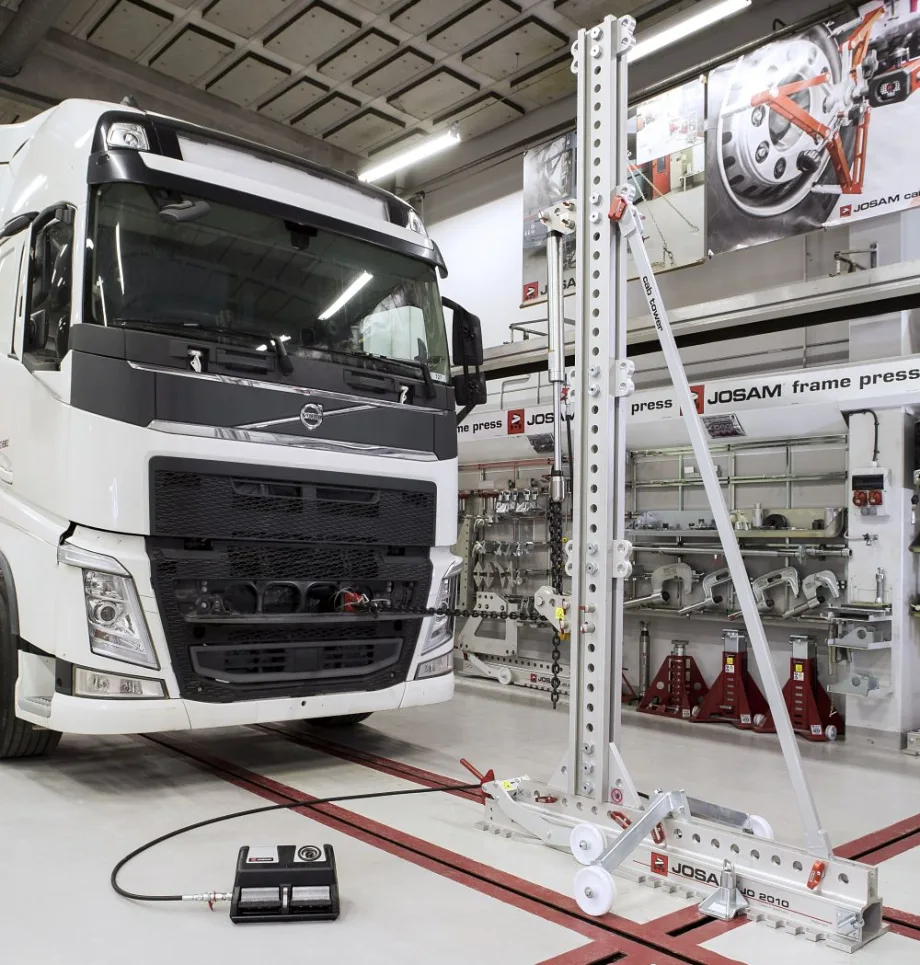 Josam Cab Tower Designed for Repairing HD Trucks