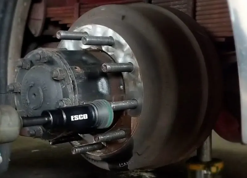 New HD Stud Kleen for Medium- and Heavy-Duty Trucks