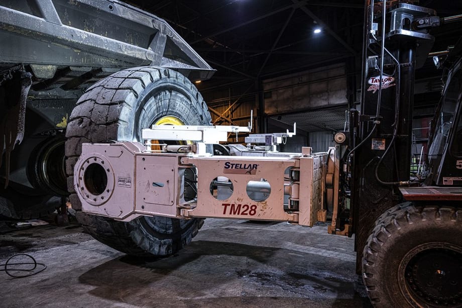 Stellar TM28 Tire Manipulator for Construction & Mining