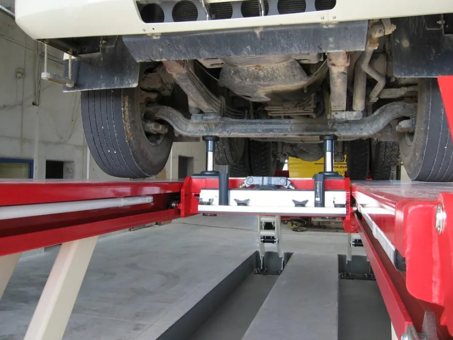 Jacking Beams Enable Wheel-Free Lifting on Skylift