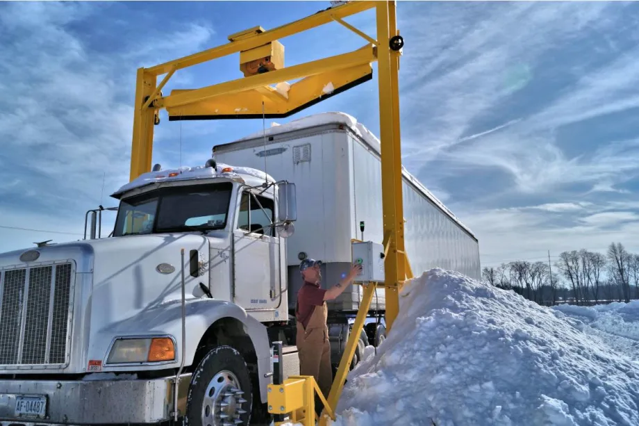 Scraper Systems FleetPlows Quickly Remove Snow from Trucks