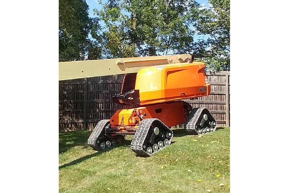 JLG 600S, 660SJ Boom Lift Quad Tracks Enhance Mobility