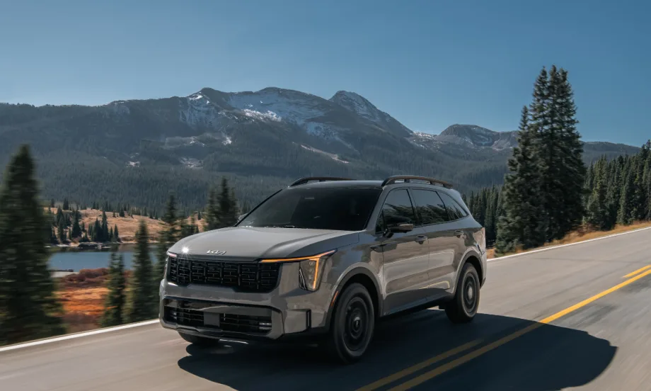 The 2026 Kia Sorento drives mountainside.