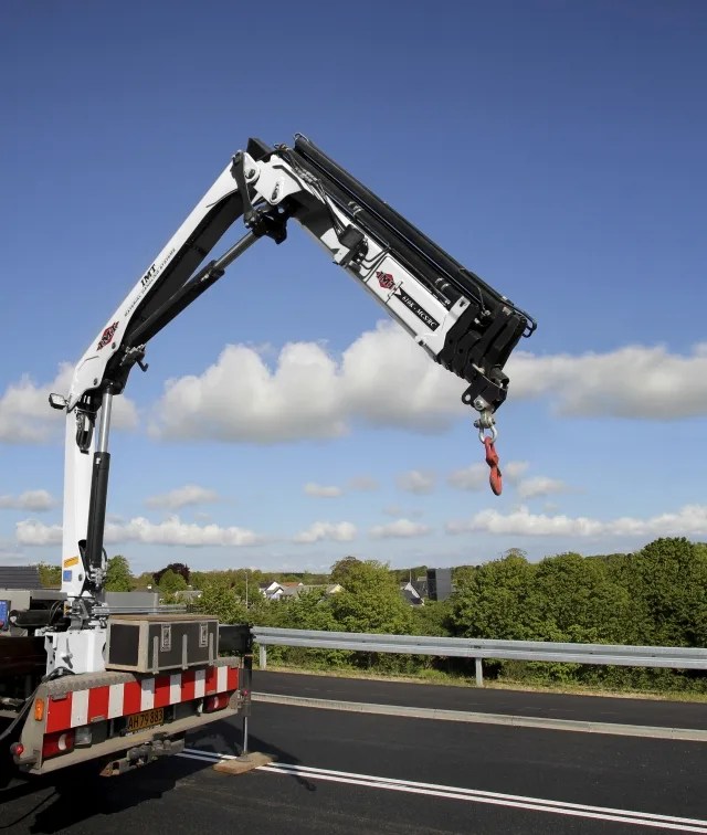 IMT Articulating Crane Models
