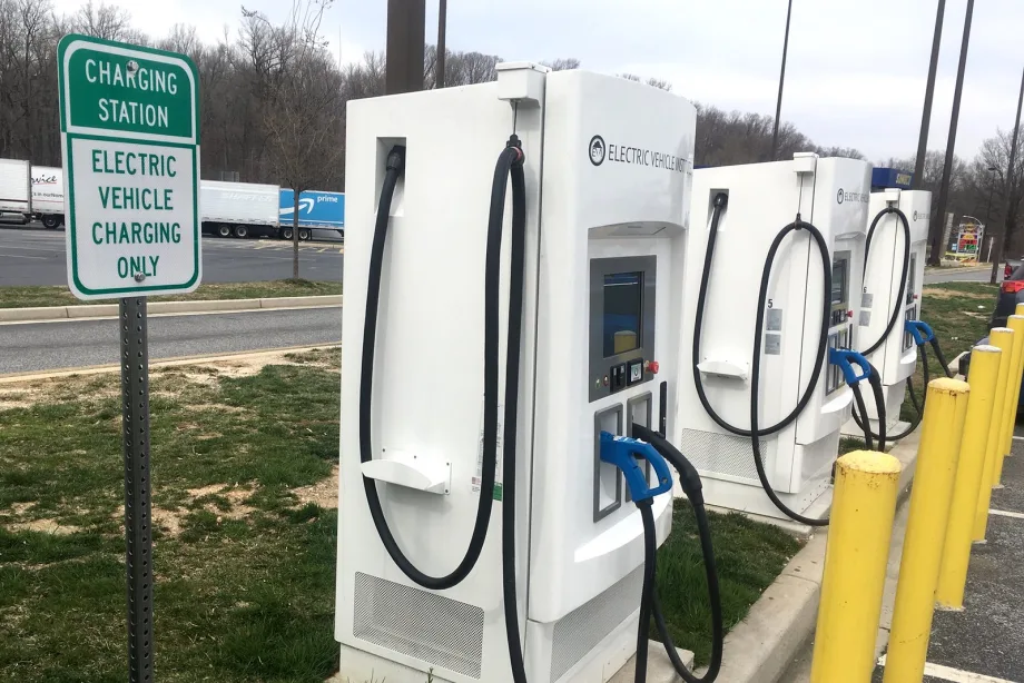 Automakers Become Service Providers to Fleet EVs