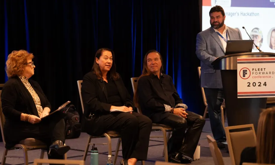 A group of fleet managers share hacks at a seminar during Fleet Forward Conference 2024.
