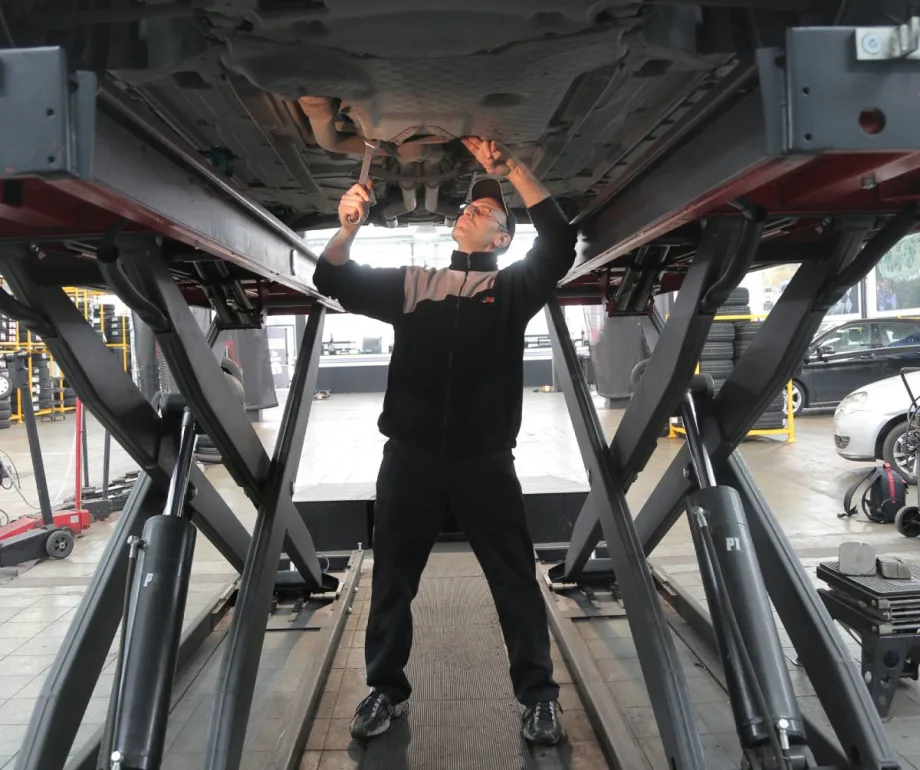 Five Reasons to Schedule Routine Inspections for Light and Medium-Duty Fleets