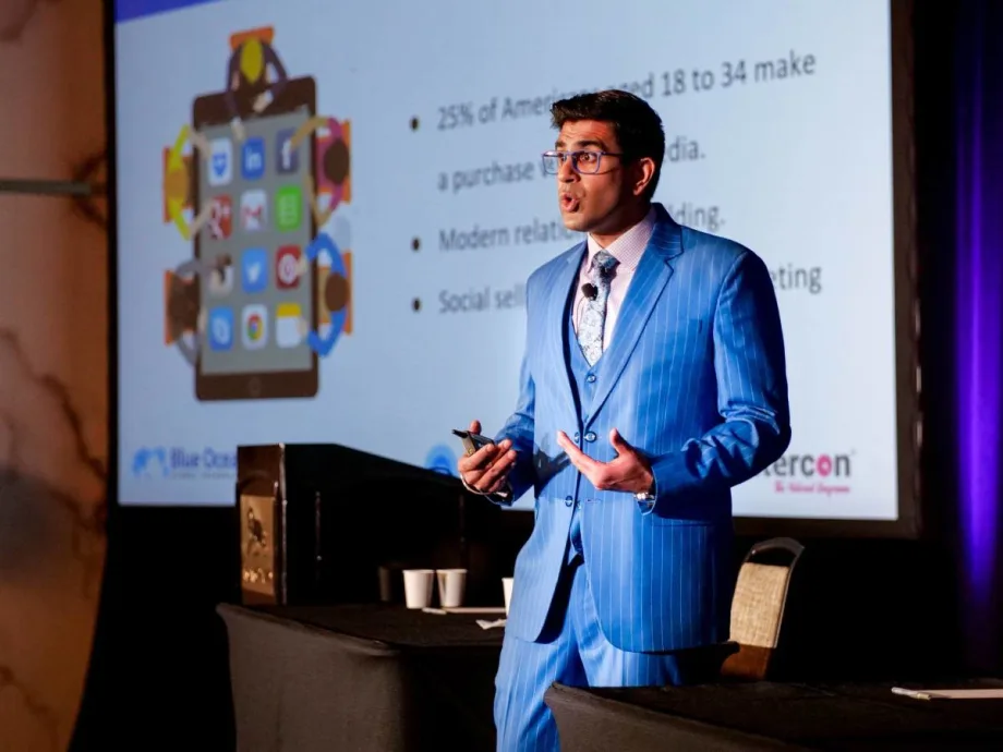 How To Attract and Keep a Digital Customer Audience